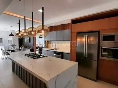 Casa com 4 Dormitórios - Miniatura - Lunardi Imóveis