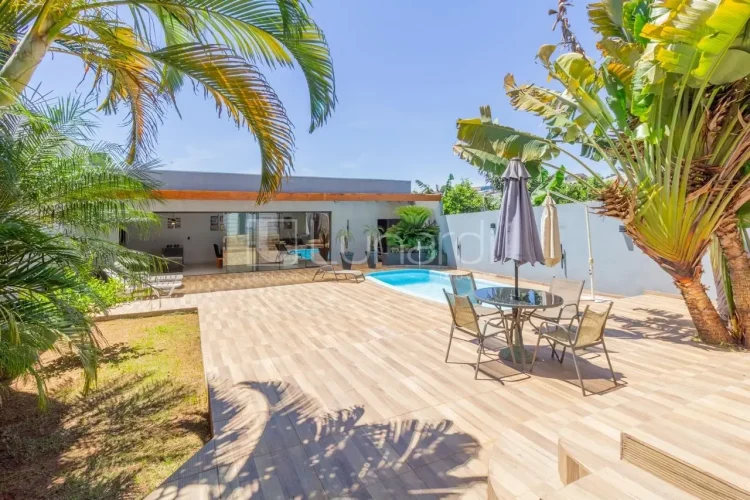 Casa com 3 Dormitórios - Lunardi Imóveis