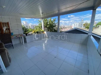 Casa com 2 Dormitórios - Miniatura - Lunardi Imóveis