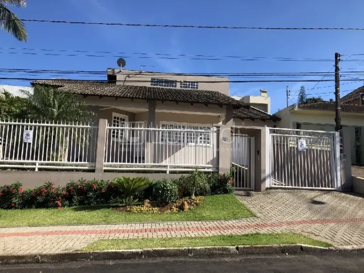 Casa com 3 Dormitórios - Lunardi Imóveis