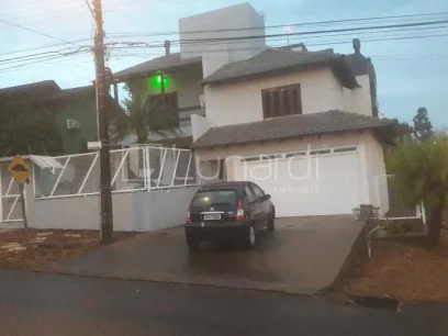 Casa com 3 Dormitórios - Miniatura - Lunardi Imóveis