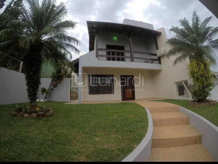 Casa com 3 Dormitórios - Lunardi Imóveis