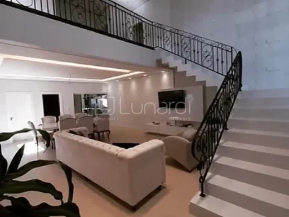 Casa com 4 Dormitórios - Lunardi Imóveis