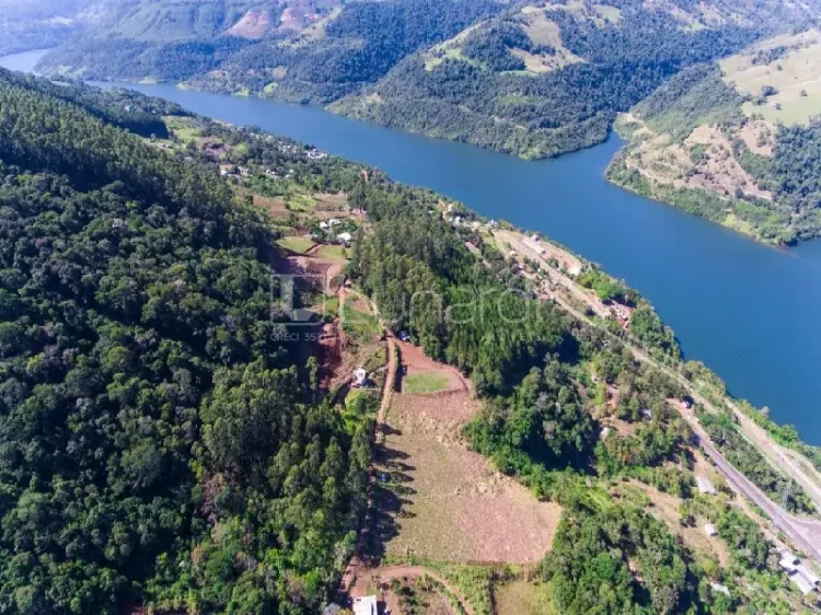 Área - Lunardi Imóveis