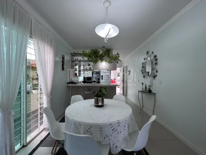 Casa com 2 Dormitórios - Miniatura - Lunardi Imóveis