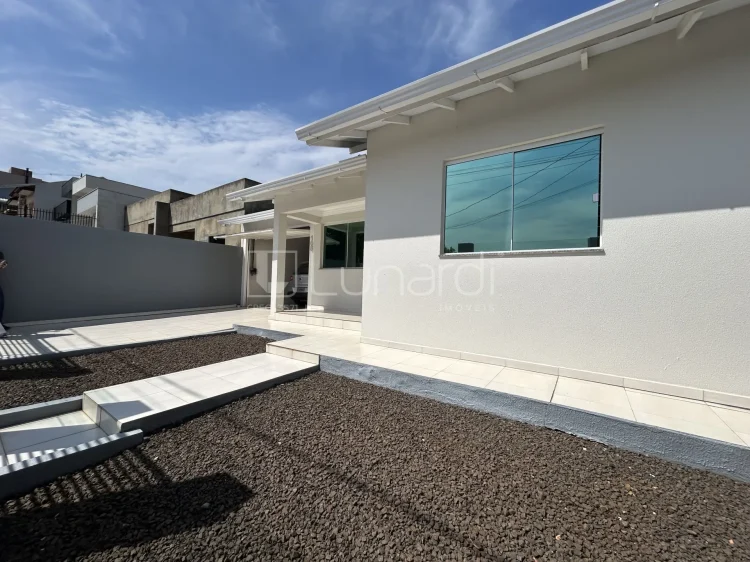 Casa com 3 Dormitórios - Lunardi Imóveis