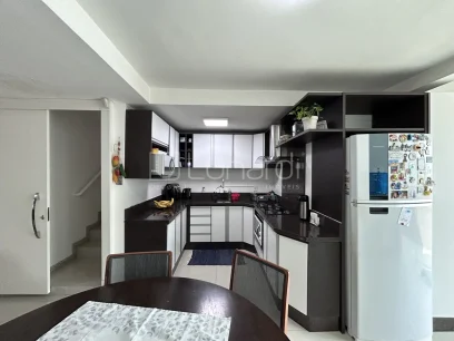 Casa com 4 Dormitórios - Miniatura - Lunardi Imóveis