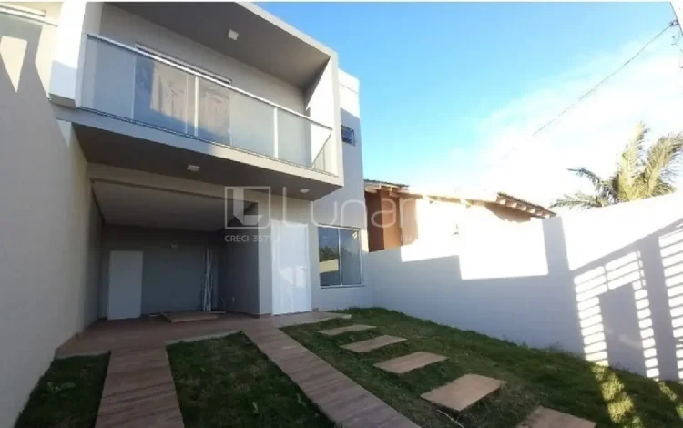 Casa com 3 Dormitórios - Lunardi Imóveis