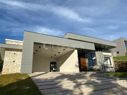 Casa com 3 Suítes - Lunardi Imóveis