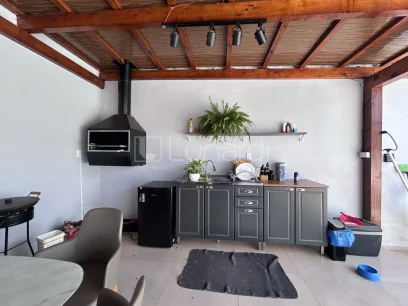 Casa com 2 Dormitórios - Miniatura - Lunardi Imóveis