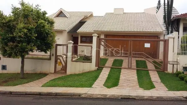 Casa com 4 Dormitórios - Lunardi Imóveis