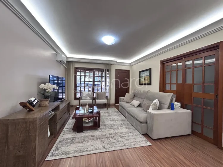 Casa com 3 Dormitórios - Lunardi Imóveis