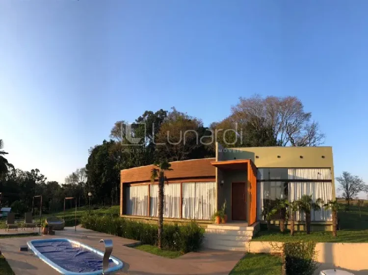 Casa com 4 Dormitórios - Lunardi Imóveis