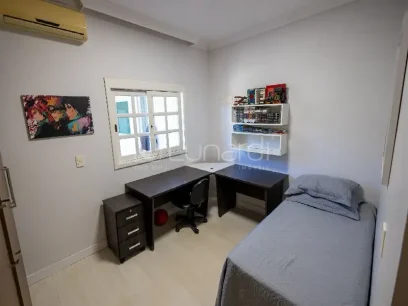 Casa com 3 Dormitórios - Miniatura - Lunardi Imóveis