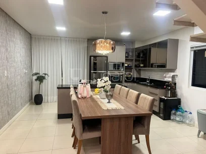 Sobrado com 3 Suítes - Miniatura - Lunardi Imóveis