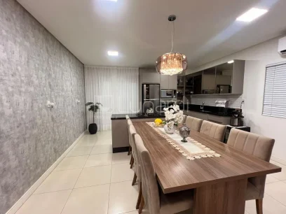 Sobrado com 3 Suítes - Miniatura - Lunardi Imóveis