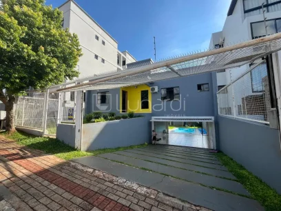 Casa com 3 Dormitórios - Lunardi Imóveis