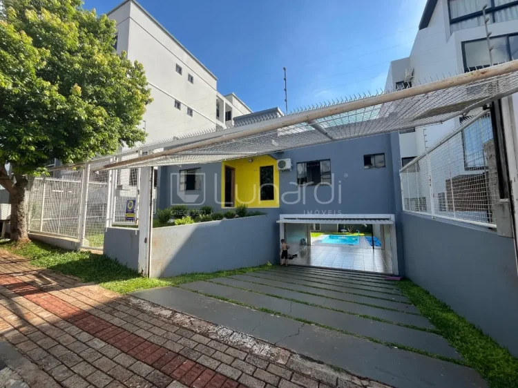 Casa com 3 Dormitórios - Lunardi Imóveis