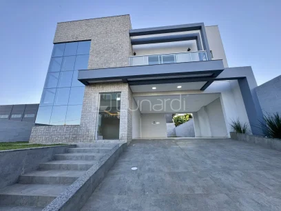 Casa com 3 Suítes - Lunardi Imóveis