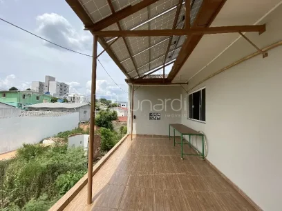 Casa com 2 Dormitórios - Miniatura - Lunardi Imóveis