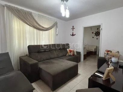 Casa com 3 Dormitórios - Miniatura - Lunardi Imóveis