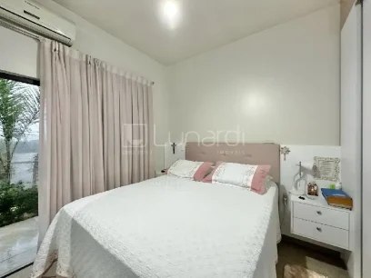 Casa com 3 Dormitórios - Miniatura - Lunardi Imóveis