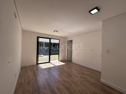 Casa com 3 Dormitórios - Miniatura - Lunardi Imóveis