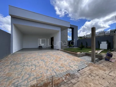 Casa com 3 Dormitórios - Lunardi Imóveis
