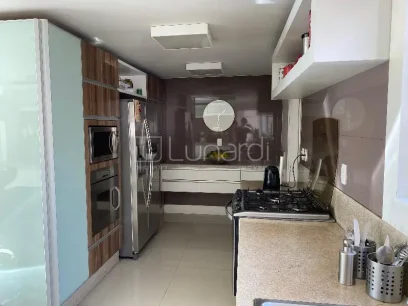 Casa com 4 Suítes - Miniatura - Lunardi Imóveis