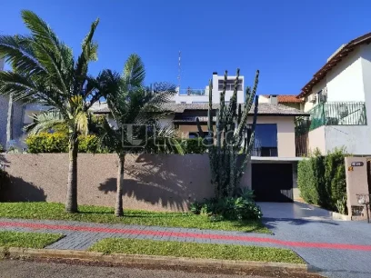 Casa com 3 Dormitórios - Lunardi Imóveis