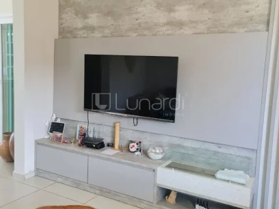 Casa com 3 Dormitórios - Miniatura - Lunardi Imóveis