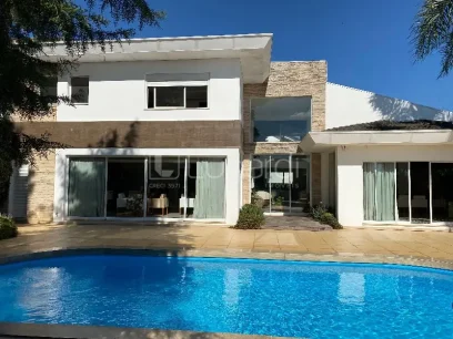 Casa com 4 Suítes - Lunardi Imóveis