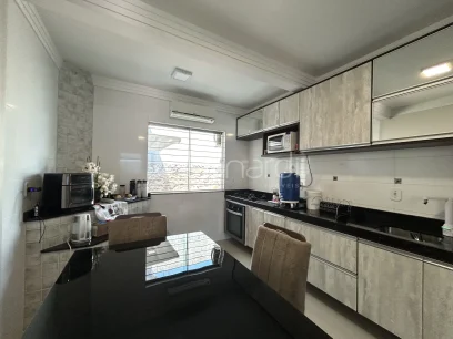 Casa com 3 Dormitórios - Miniatura - Lunardi Imóveis