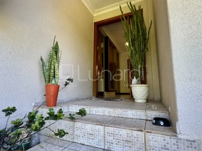 Casa com 4 Dormitórios - Miniatura - Lunardi Imóveis