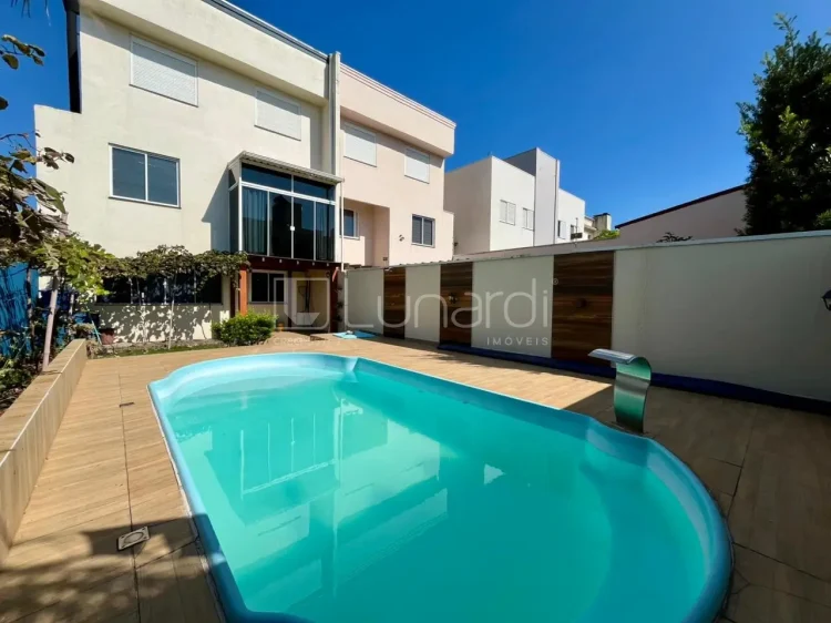 Casa com 3 Dormitórios - Lunardi Imóveis