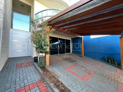 Casa com 3 Dormitórios - Miniatura - Lunardi Imóveis