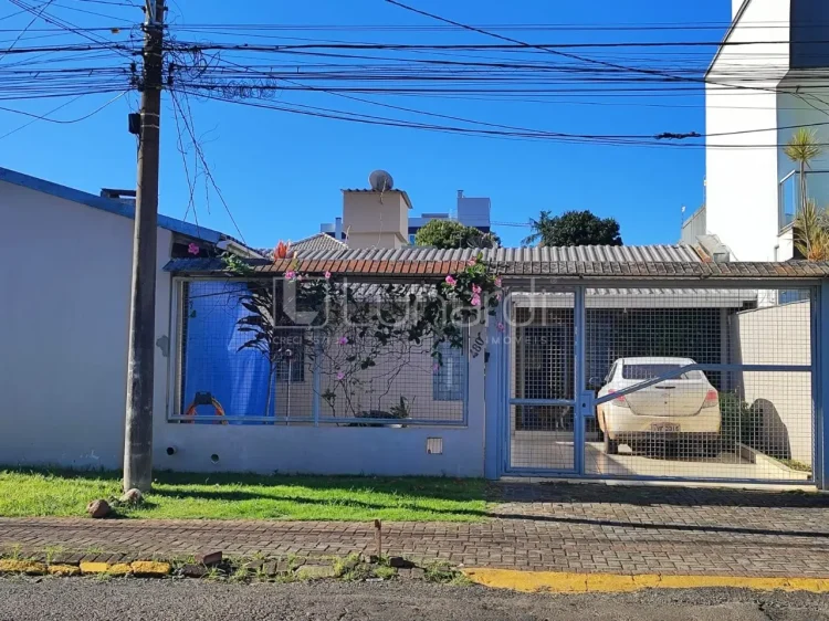 Casa com 3 Dormitórios - Lunardi Imóveis