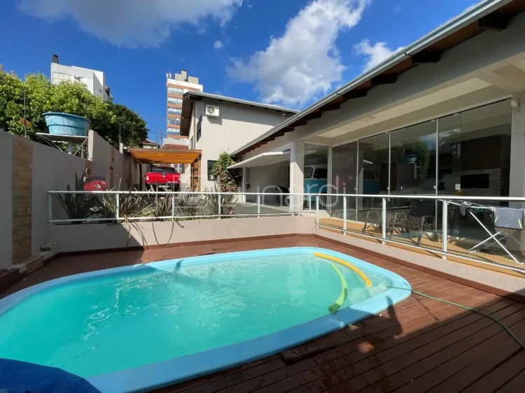 Casa com 3 Dormitórios - Lunardi Imóveis