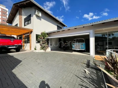 Casa com 3 Dormitórios - Miniatura - Lunardi Imóveis