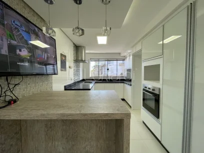 Casa com 3 Dormitórios - Miniatura - Lunardi Imóveis