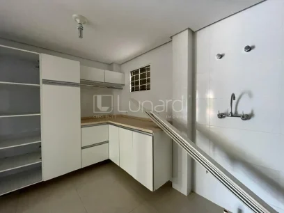 Casa com 3 Dormitórios - Miniatura - Lunardi Imóveis