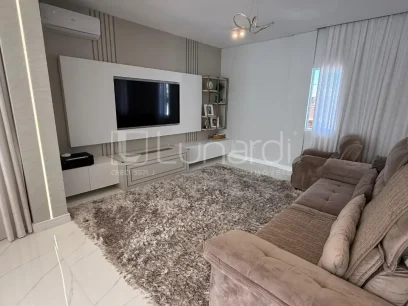 Casa com 3 Dormitórios - Miniatura - Lunardi Imóveis