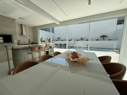 Casa com 3 Dormitórios - Miniatura - Lunardi Imóveis