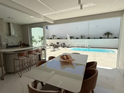 Casa com 3 Dormitórios - Miniatura - Lunardi Imóveis