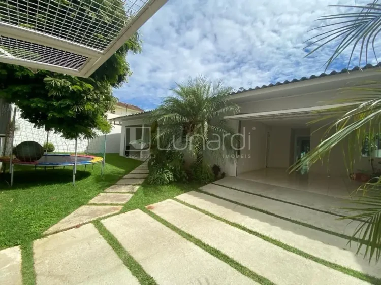 Casa com 3 Dormitórios - Lunardi Imóveis