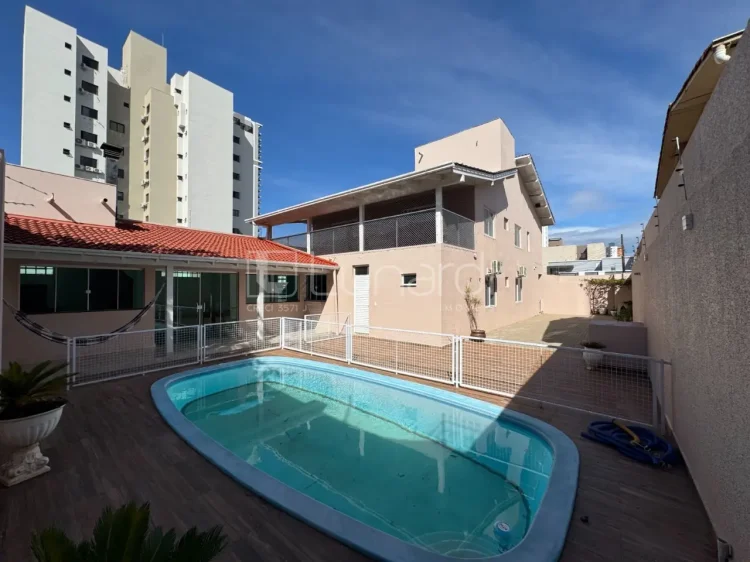 Casa com 5 Dormitórios - Lunardi Imóveis