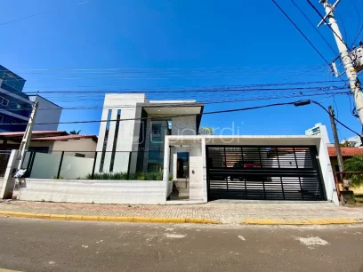 Casa com 4 Dormitórios - Miniatura - Lunardi Imóveis