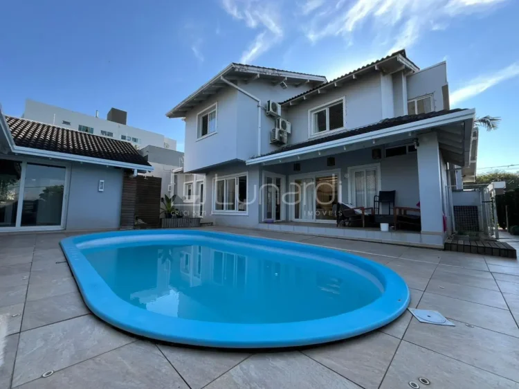 Casa com 3 Dormitórios - Lunardi Imóveis