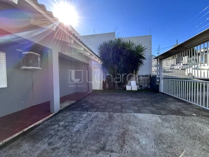 Casa com 3 Dormitórios - Miniatura - Lunardi Imóveis