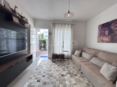 Casa com 2 Dormitórios - Miniatura - Lunardi Imóveis